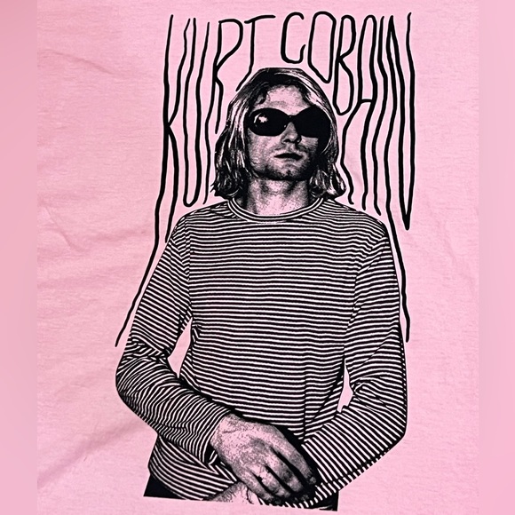 NWT Women’s Pink Kurt Cobain Large Nirvana Official Shirt Sleeve T-Shirt - Picture 3 of 5